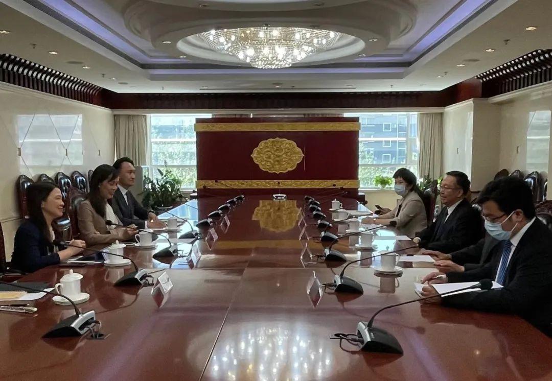 2025年新澳门和香港澳门一码一码100准确全面释义、解释与落实