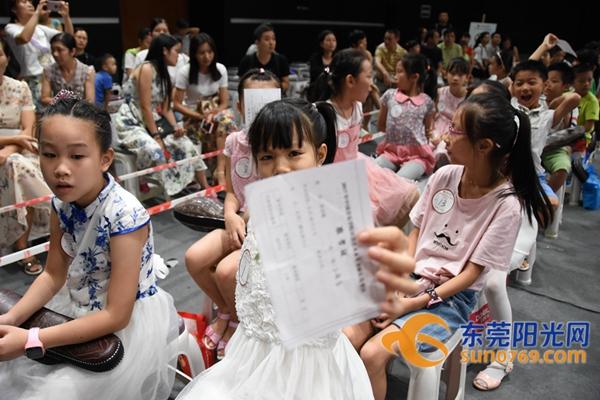香港与澳门2025澳门精准正版挂牌,仔细释义、解释与落实